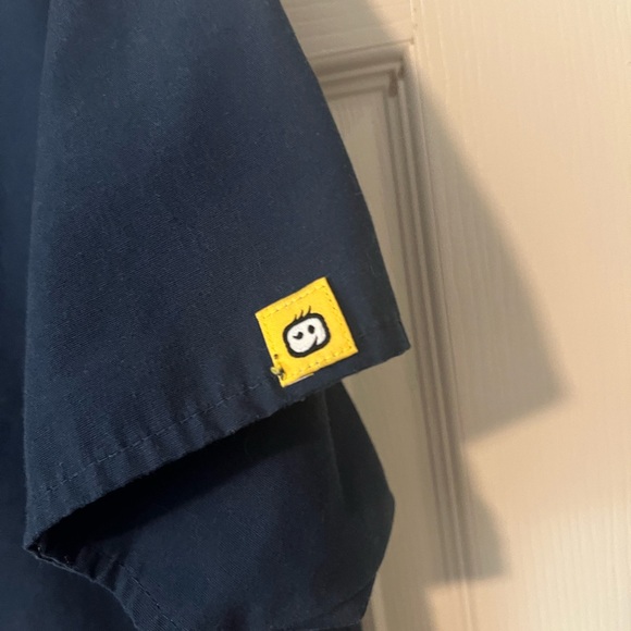 Wonder Wink scrub top - Picture 3 of 7